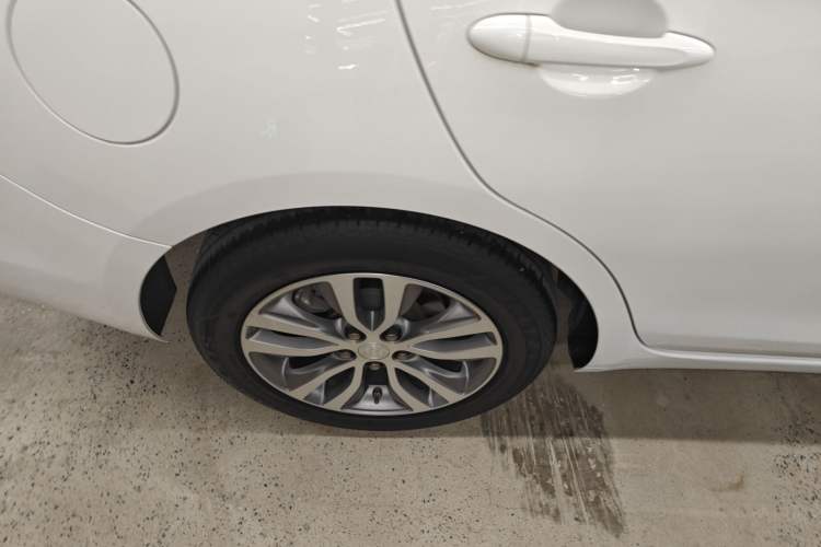Used Buick GT 2021 1.3T Automatic Mild Hybrid Elite Version Exterior 5