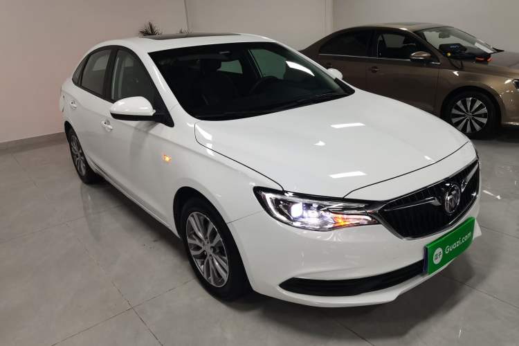 Used Buick GT 2021 Revised Version 1.3T Automatic Mild Hybrid Elite Edition Front Right 45 Deg