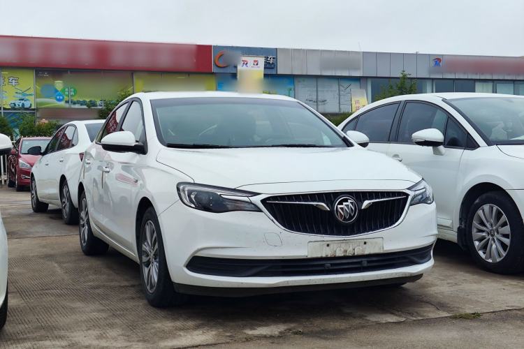 Used Buick GT 2021 1.3T Automatic Mild Hybrid Elite Version Front Right 45 Deg