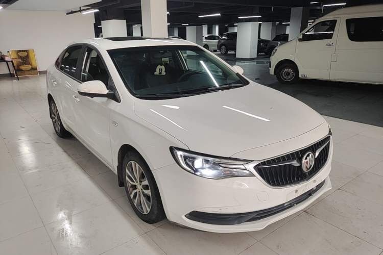 Used Buick GT 2021 1.3T Automatic Mild Hybrid Elite Version Front Right 45 Deg