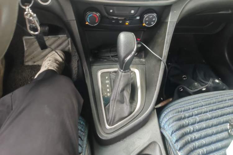 Used Buick GT 2021 1.3T Automatic Mild Hybrid Entry Model Gear Lever