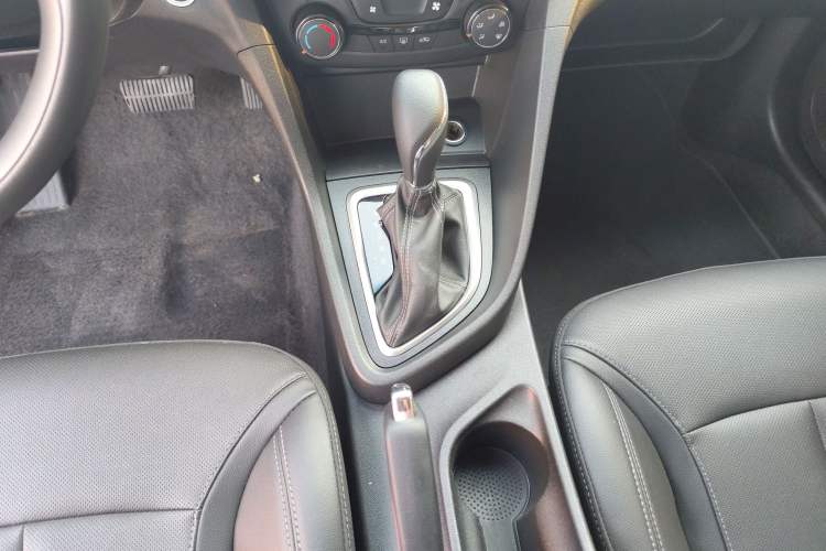 Used Buick GT 2021 Revised Version 1.3T Automatic Mild Hybrid Elite Edition Gear Lever