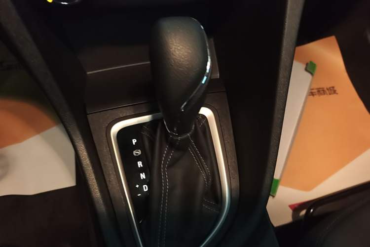 Used Buick GT 2021 Revised Version 1.3T Automatic Mild Hybrid Elite Edition Gear Lever
