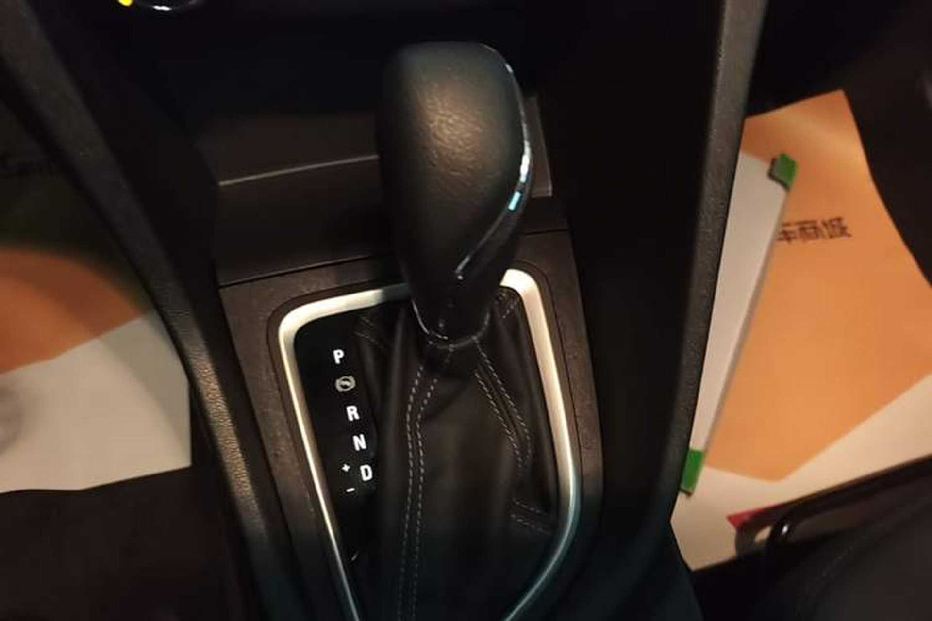 Used Buick GT 2021 Revised Version 1.3T Automatic Mild Hybrid Elite Edition Gear Lever