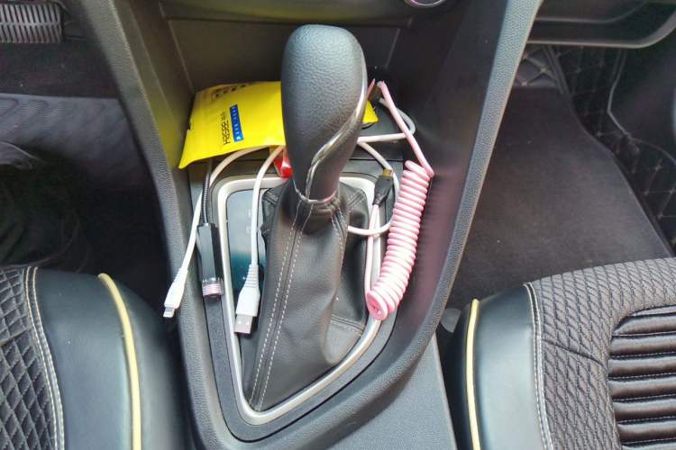 Used Buick GT 2021 Revised Version Flagship 1.5L Automatic Elite Edition Gear Lever