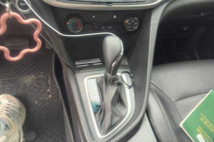 Used Buick GT 2021 Revised Version Flagship 1.5L Automatic Elite Edition Gear Lever