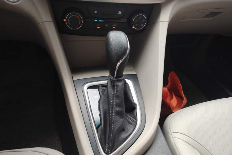 Used Buick GT 2021 Exemplar 1.5L Automatic Entry-Level Trim Gear Lever