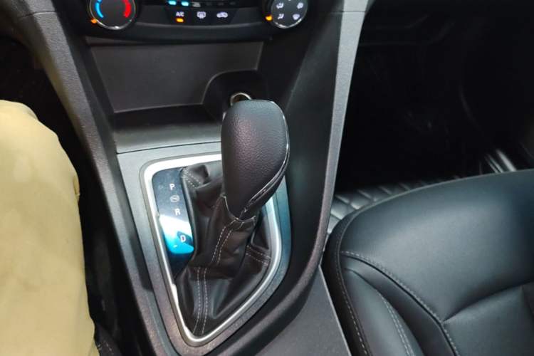 Used Buick GT 2021 Revised Version 1.3T Automatic Mild Hybrid Elite Edition Gear Lever