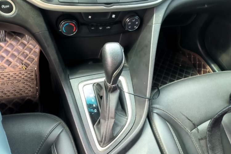 Used Buick GT 2021 Revised Version Flagship 1.5L Automatic Elite Edition Gear Lever