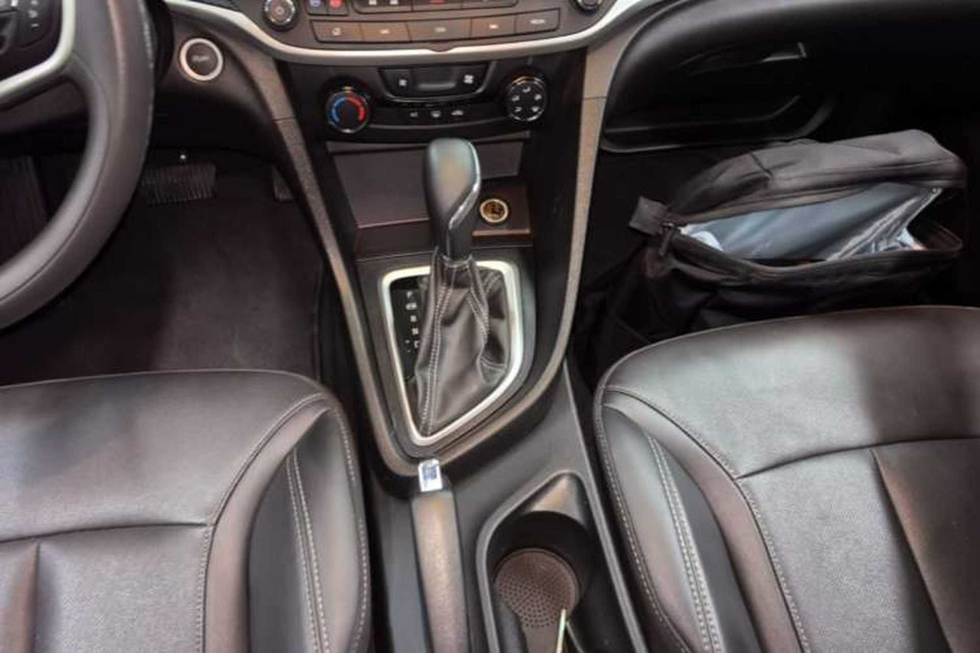 Used Buick GT 2021 Revised Version 1.3T Automatic Mild Hybrid Elite Edition Gear Lever