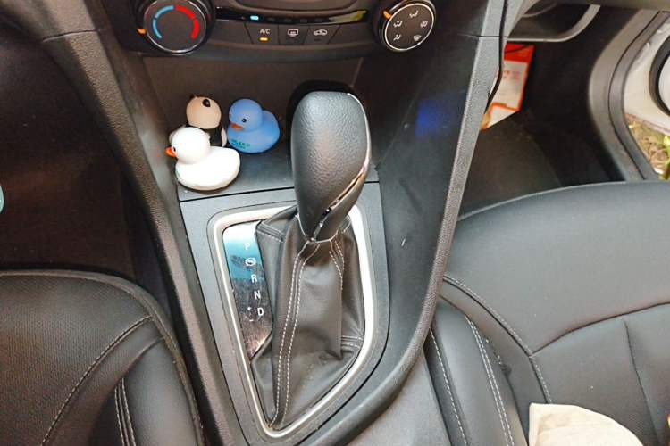 Used Buick GT 2021 Revised Version 1.3T Automatic Mild Hybrid Elite Edition Gear Lever