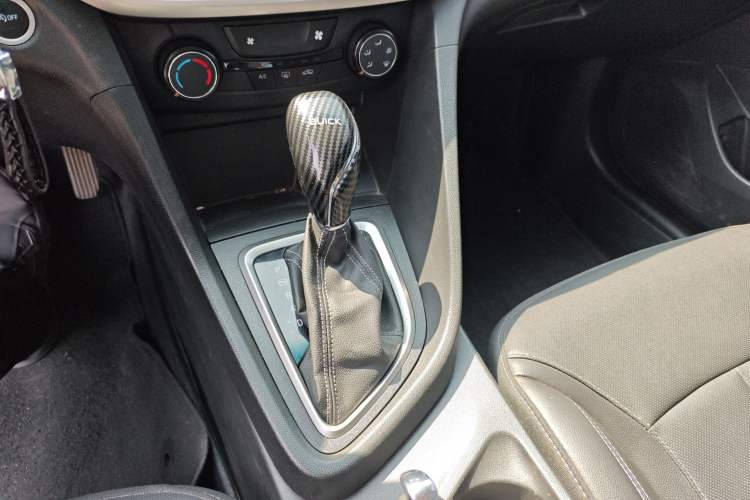 Used Buick GT 2021 Revised Version Flagship 1.5L Automatic Elite Edition Gear Lever