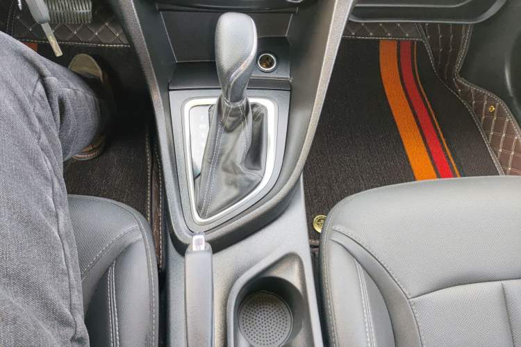 Used Buick GT 2021 Revised Version 1.3T Automatic Mild Hybrid Elite Edition Gear Lever