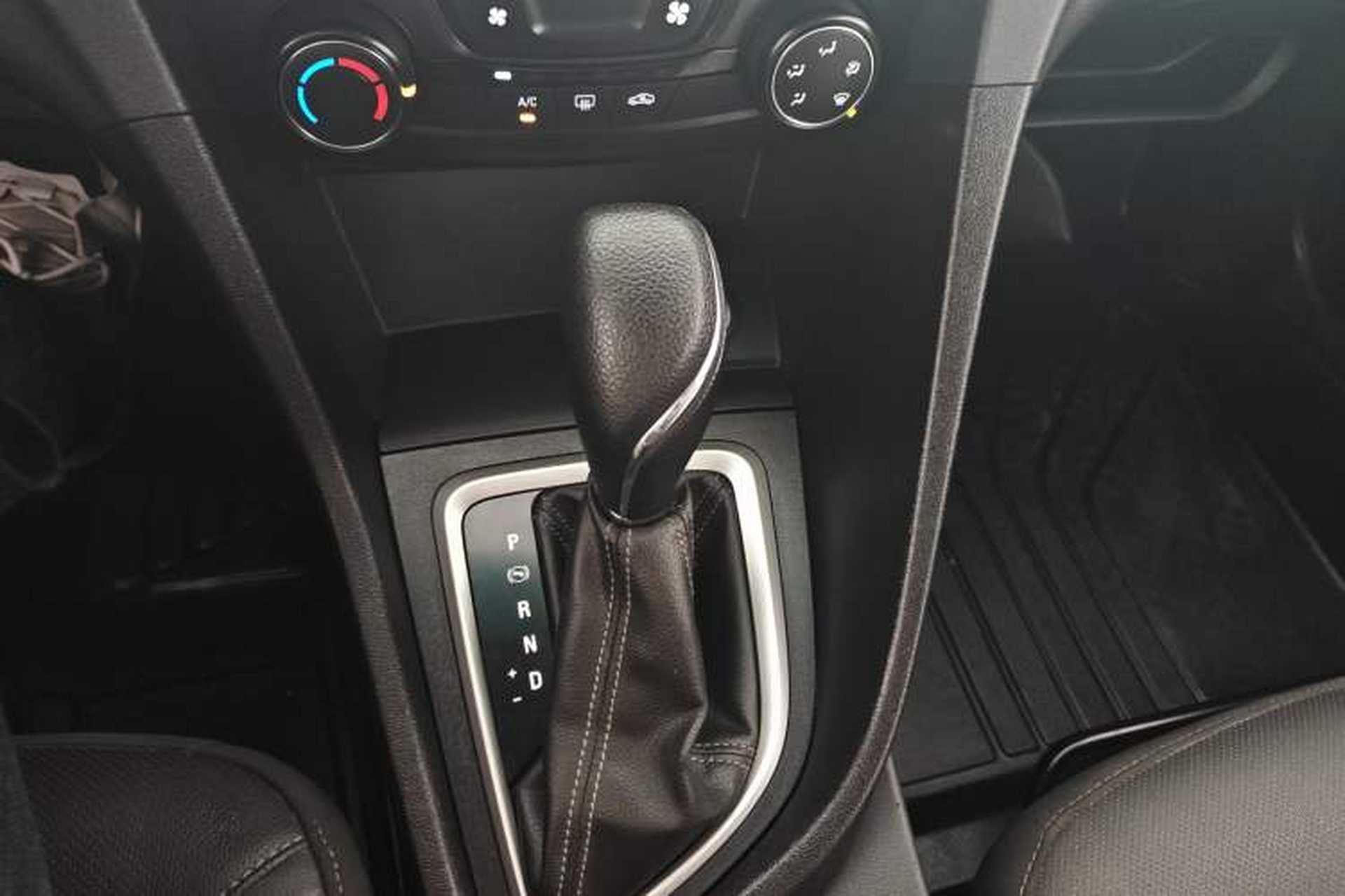 Used Buick GT 2021 Revised Version 1.3T Automatic Mild Hybrid Elite Edition Gear Lever