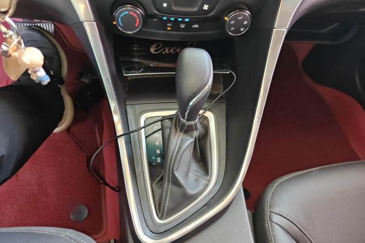 Used Buick GT 2021 Revised Version 1.3T Automatic Mild Hybrid Elite Edition Gear Lever