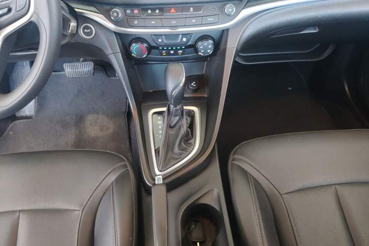 Used Buick GT 2021 Revised Version Flagship 1.5L Automatic Elite Edition Gear Lever