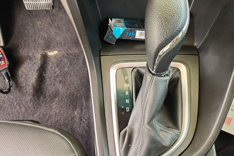 Used Buick GT 2021 1.3T Automatic Mild Hybrid Elite Version Gear Lever