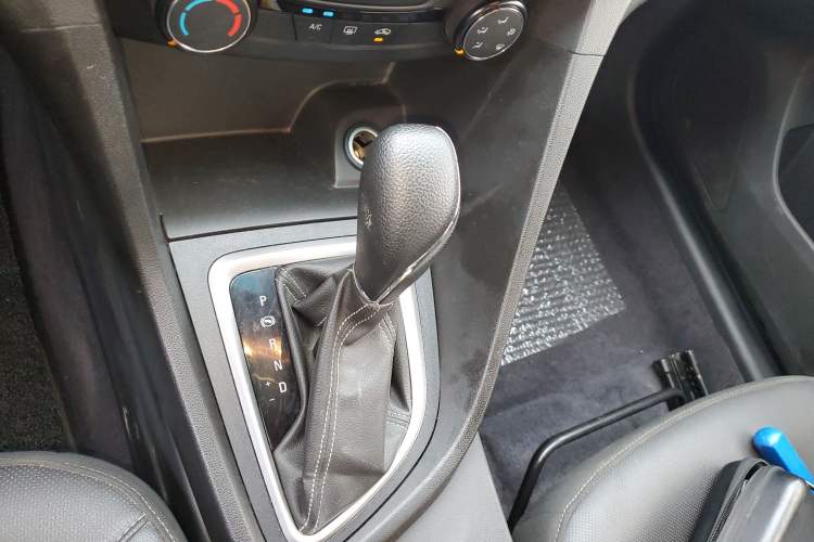 Used Buick GT 2021 Revised Version 1.3T Automatic Mild Hybrid Elite Edition Gear Lever