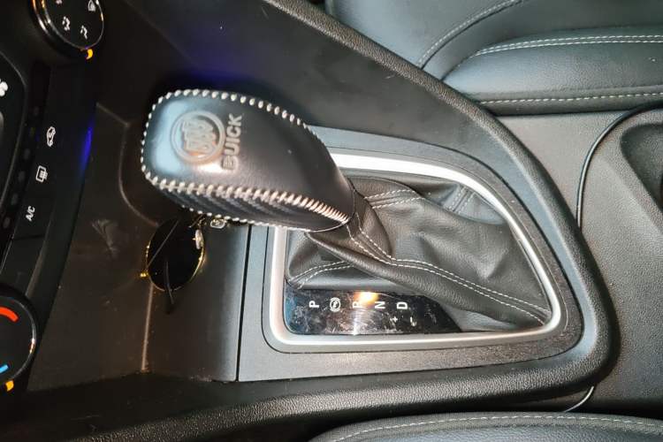 Used Buick GT 2021 Revised Version 1.3T Automatic Mild Hybrid Elite Edition Gear Lever