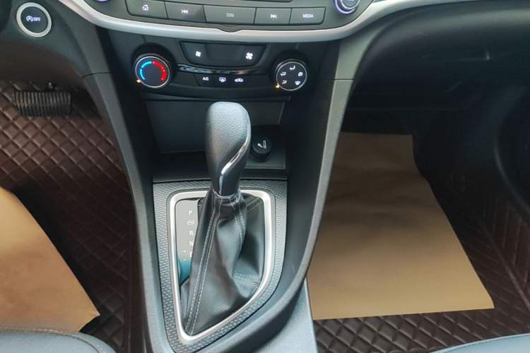 Used Buick GT 2021 Revised Version Flagship 1.5L Automatic Entry-Level Trim Gear Lever