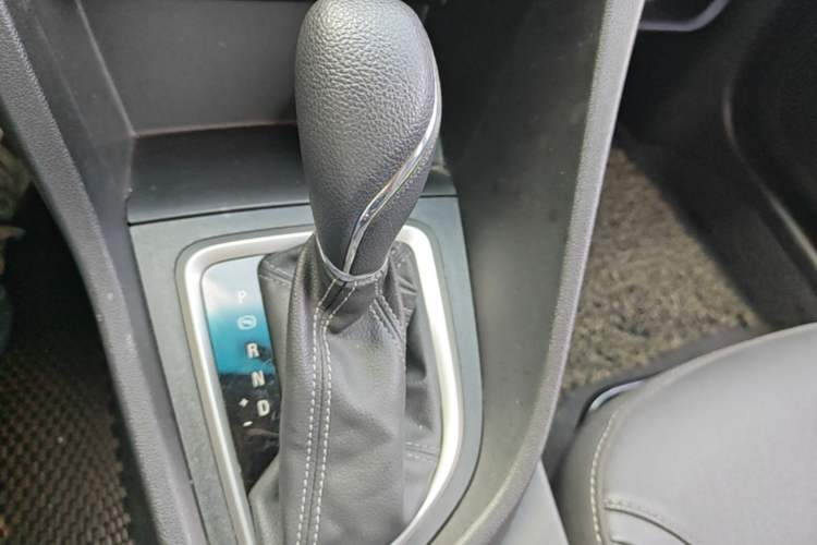 Used Buick GT 2021 Revised Version 1.3T Automatic Mild Hybrid Elite Edition Gear Lever