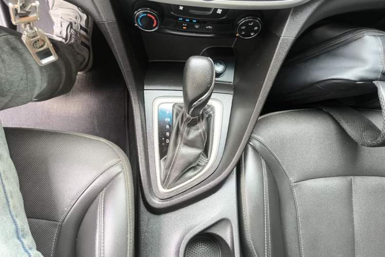 Used Buick GT 2021 Revised Version 1.3T Automatic Mild Hybrid Elite Edition Gear Lever