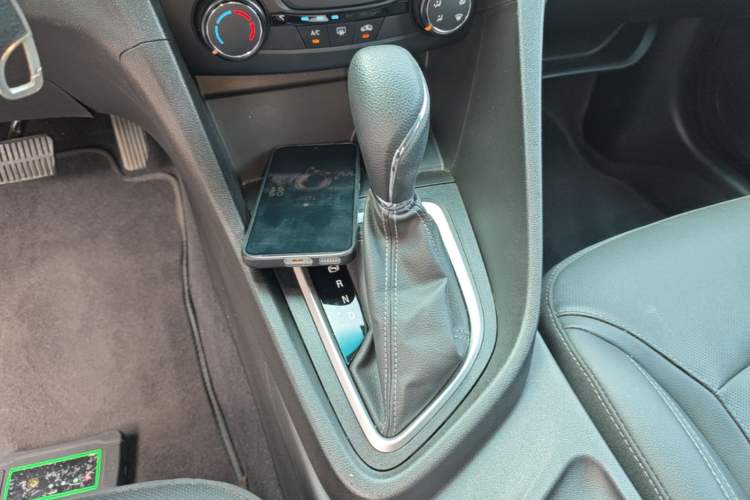 Used Buick GT 2021 Revised Version 1.3T Automatic Mild Hybrid Elite Edition Gear Lever