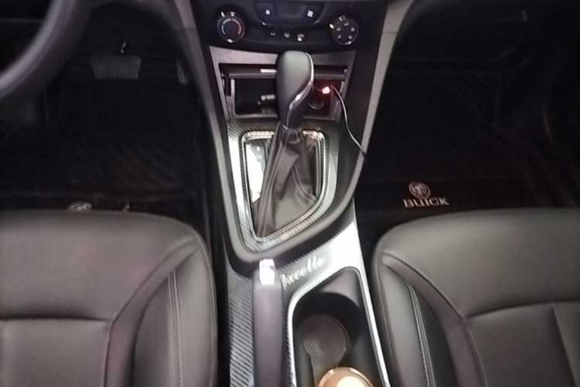 Used Buick GT 2021 Revised Version 1.3T Automatic Mild Hybrid Elite Edition Gear Lever