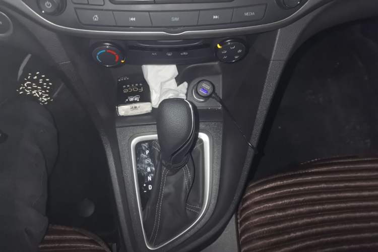 Used Buick GT 2021 Revised Version 1.3T Automatic Mild Hybrid Elite Edition Gear Lever