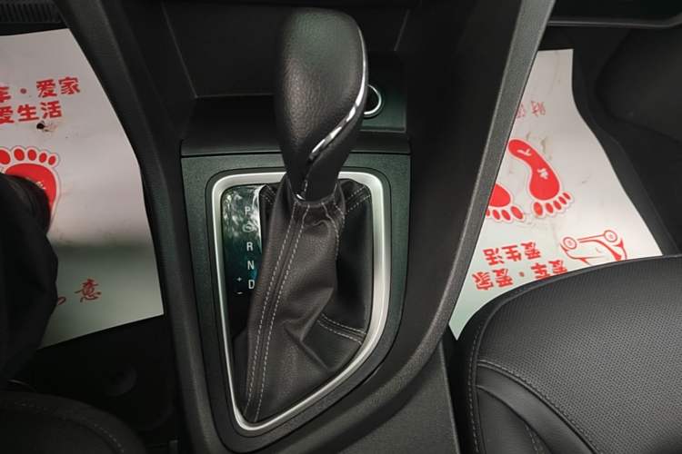 Used Buick GT 2021 Revised Version 1.3T Automatic Mild Hybrid Elite Edition Gear Lever