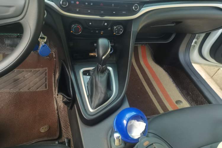 Used Buick GT 2021 1.3T Automatic Mild Hybrid Elite Version Gear Lever