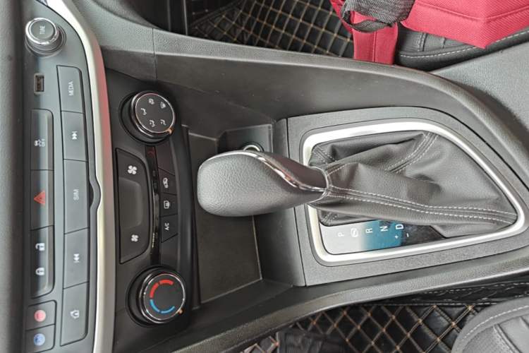 Used Buick GT 2021 1.3T Automatic Mild Hybrid Elite Version Gear Lever
