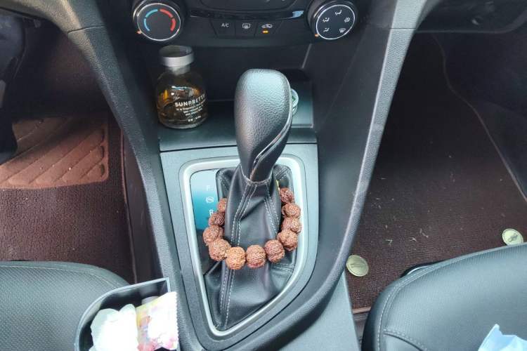 Used Buick GT 2021 Revised Version 1.3T Automatic Mild Hybrid Elite Edition Gear Lever