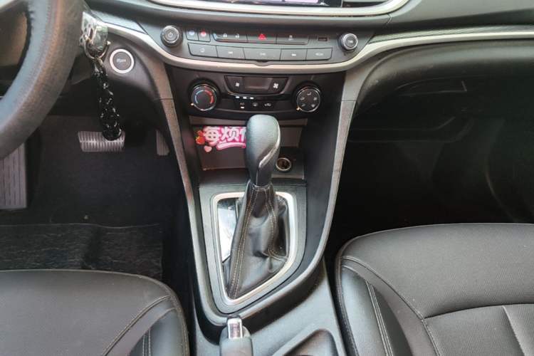 Used Buick GT 2021 Revised Version 1.3T Automatic Mild Hybrid Elite Edition Gear Lever