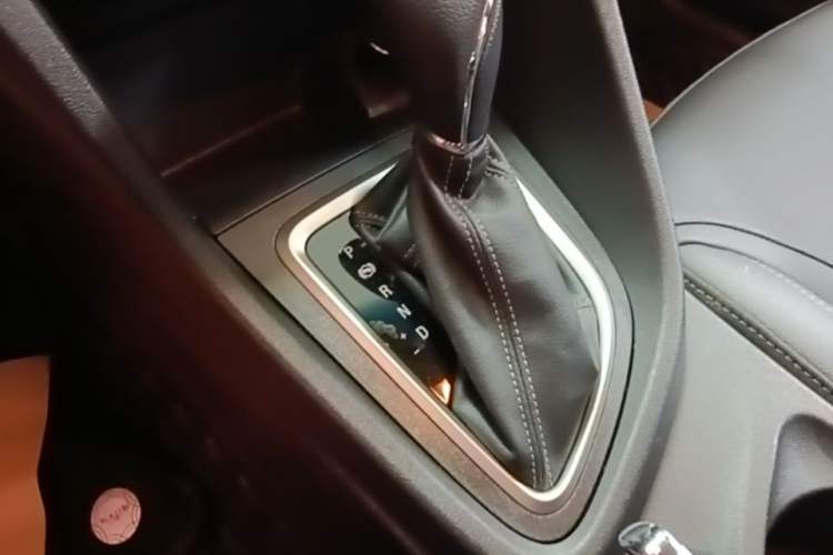 Used Buick GT 2021 Revised Version Flagship 1.5L Automatic Elite Edition Gear Lever