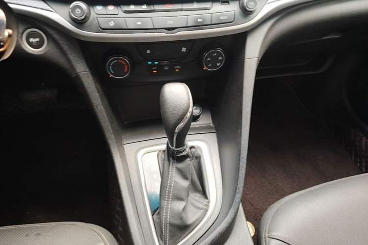 Used Buick GT 2021 Revised Version Flagship 1.5L Automatic Elite Edition Gear Lever