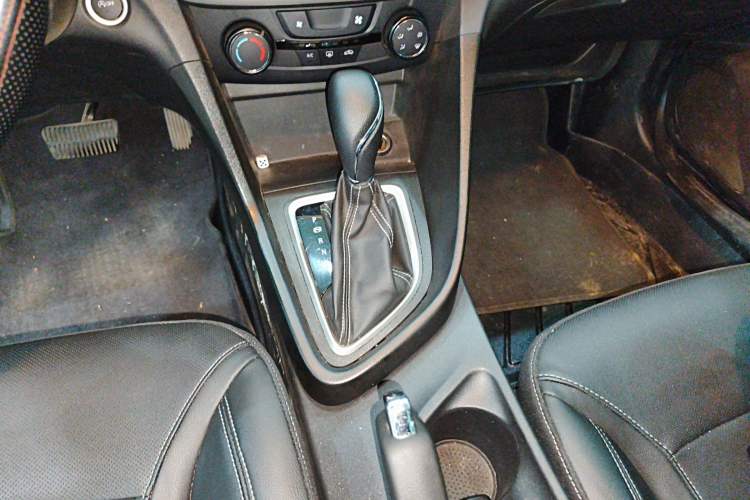 Used Buick GT 2021 1.3T Automatic Mild Hybrid Elite Version Gear Lever