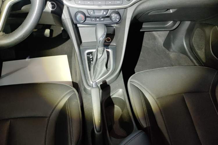Used Buick GT 2021 Revised Version Flagship 1.5L Automatic Elite Edition Gear Lever