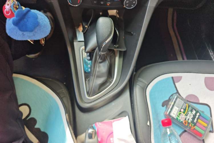 Used Buick GT 2021 1.3T Automatic Mild Hybrid Elite Version Gear Lever