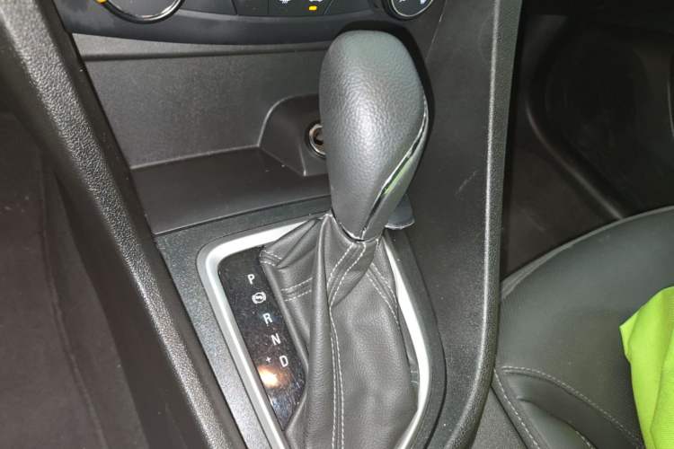 Used Buick GT 2021 Revised Version 1.3T Automatic Mild Hybrid Elite Edition Gear Lever