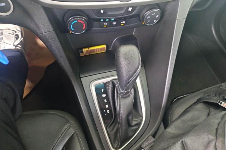 Used Buick GT 2021 Revised Version 1.3T Automatic Mild Hybrid Elite Edition Gear Lever