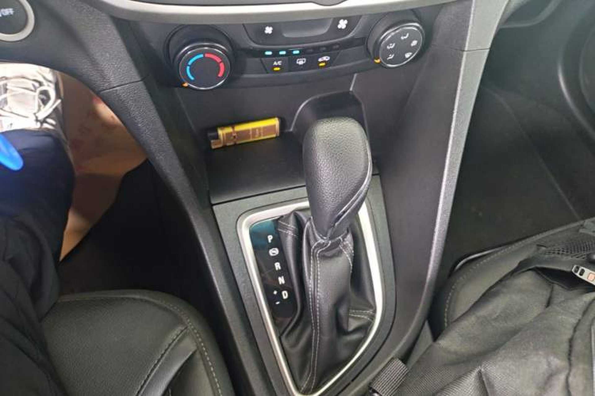 Used Buick GT 2021 Revised Version 1.3T Automatic Mild Hybrid Elite Edition Gear Lever