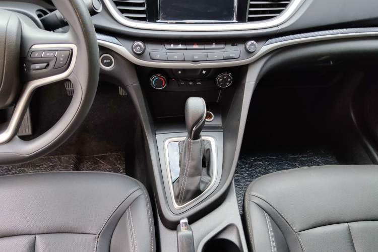 Used Buick GT 2021 Revised Version 1.3T Automatic Mild Hybrid Elite Edition Gear Lever