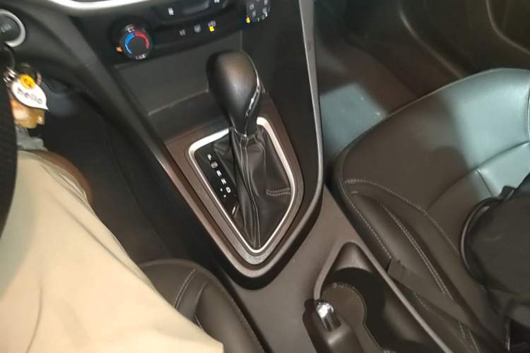 Used Buick GT 2021 1.3T Automatic Mild Hybrid Elite Version Gear Lever