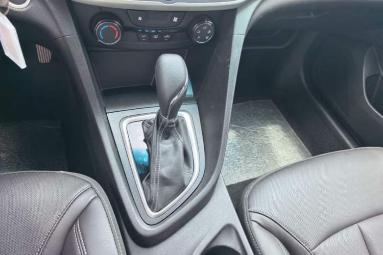 Used Buick GT 2021 Revised Version Flagship 1.5L Automatic Elite Edition Gear Lever