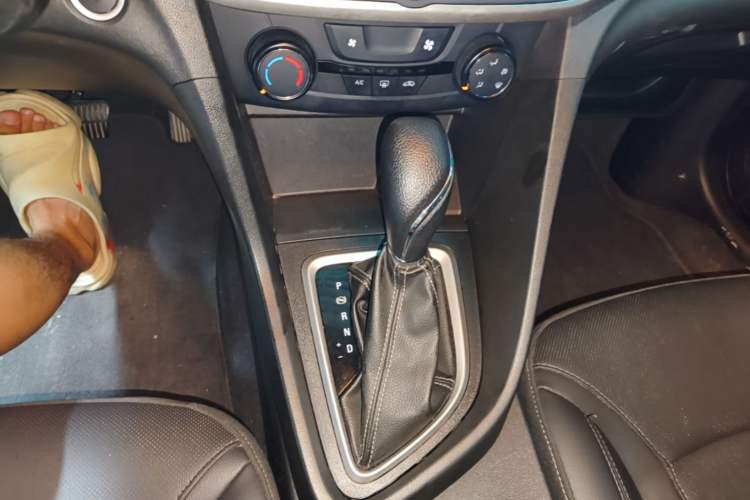 Used Buick GT 2021 Revised Version 1.3T Automatic Mild Hybrid Elite Edition Gear Lever