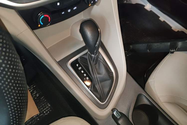 Used Buick GT 2021 Exemplar 1.5L Automatic Elite Version Gear Lever