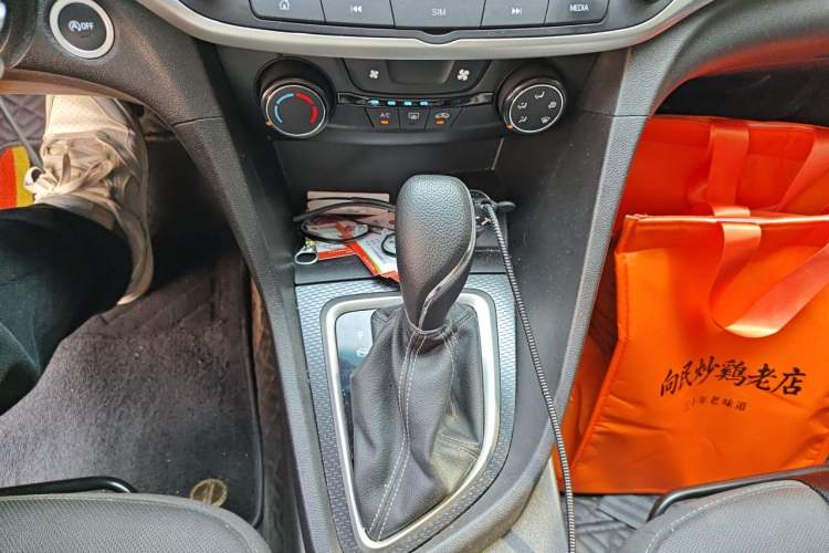 Used Buick GT 2021 Revised Version Flagship 1.5L Automatic Elite Edition Gear Lever