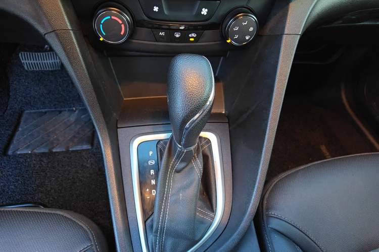 Used Buick GT 2021 Revised Version 1.3T Automatic Mild Hybrid Elite Edition Gear Lever