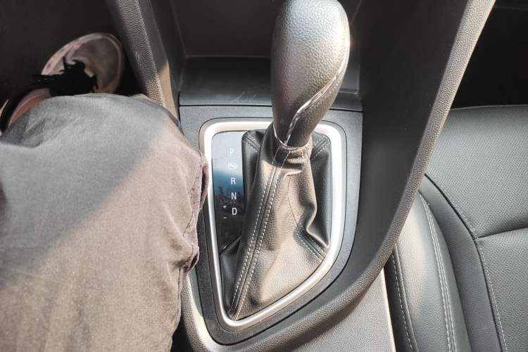 Used Buick GT 2021 Revised Version 1.3T Automatic Mild Hybrid Elite Edition Gear Lever